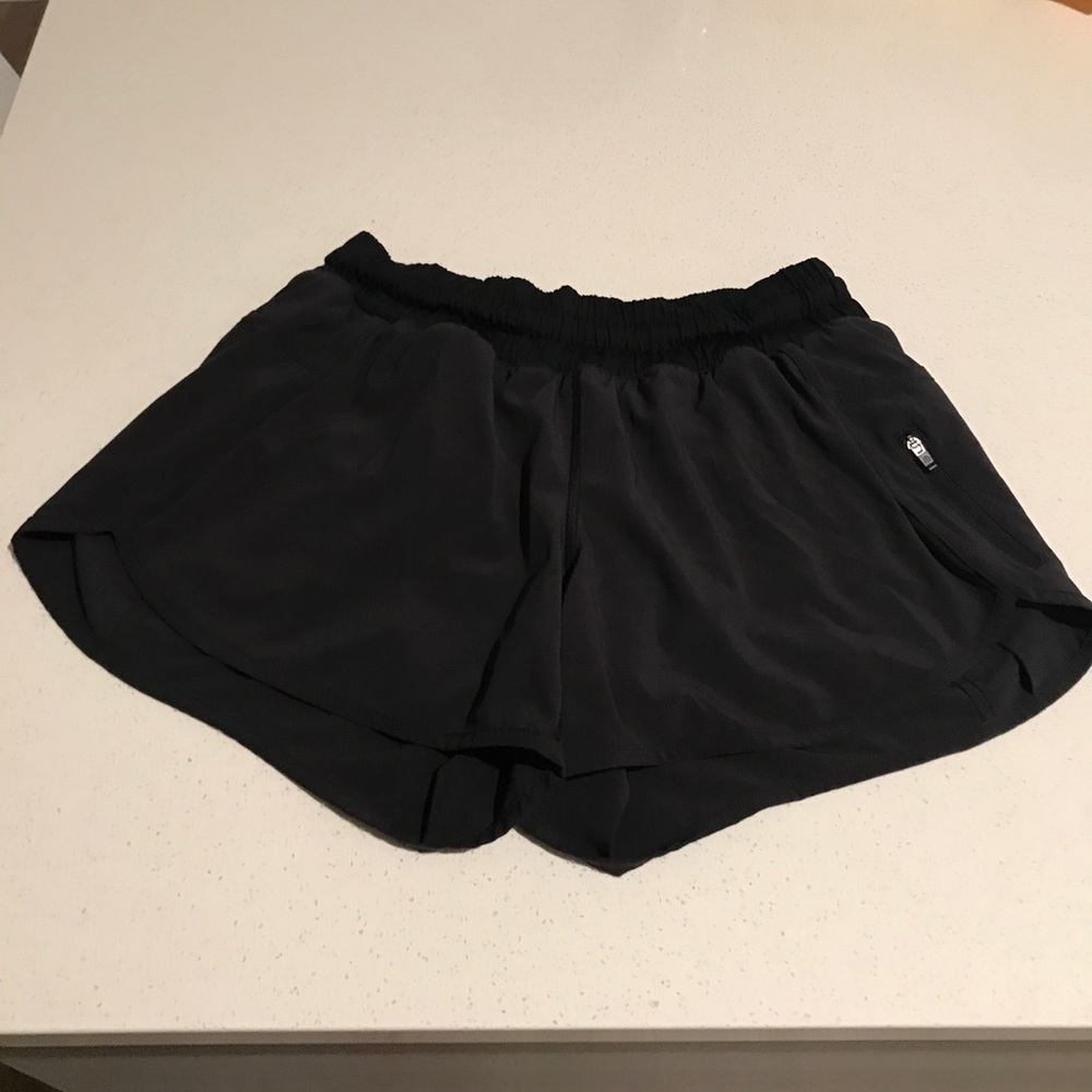 Lulu lemon tracker short in black